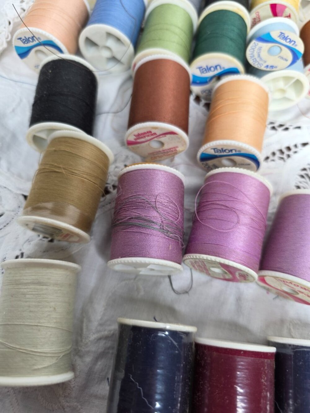 Lot of 40 Talon Thread Multi Color 3 New 37 Used Styrofoam Plastic Spools Vint - Picture 13 of 14